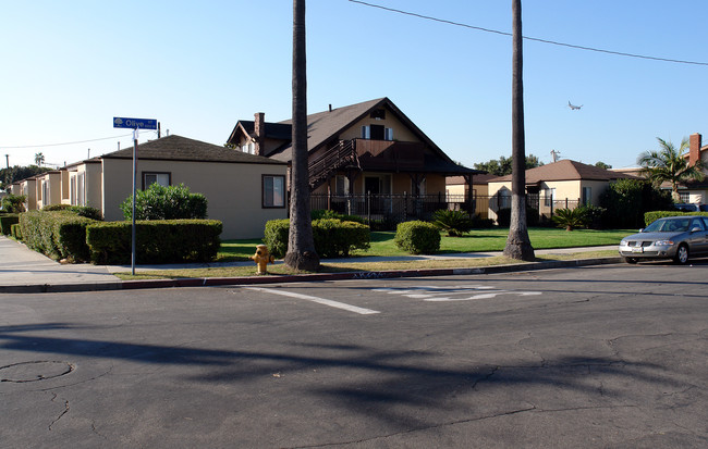 502 W Olive St in Inglewood, CA - Foto de edificio - Building Photo