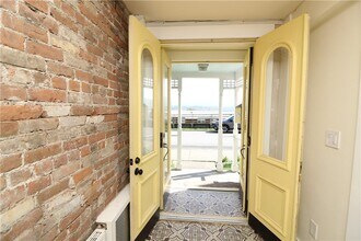 125 Montgomery St-Unit -2 in Newburgh, NY - Building Photo - Building Photo