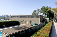 Grossmont Terrace in La Mesa, CA - Foto de edificio - Building Photo