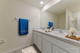 2933 Great Abaco Way in Bradenton, FL - Building Photo - Building Photo