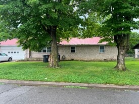 2001 Westwood Ave in Springdale, AR - Building Photo