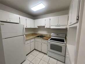 3881 W Flagler St in Miami, FL - Building Photo - Building Photo