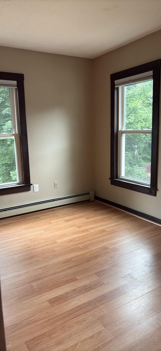 18 Charles St, Unit 18 Charles St. Concord NH in Concord, NH - Building Photo - Building Photo