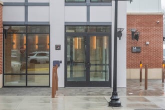 The Core II in Ronkonkoma, NY - Foto de edificio - Building Photo