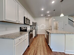 986 Theodore Rd in Awendaw, SC - Building Photo - Building Photo