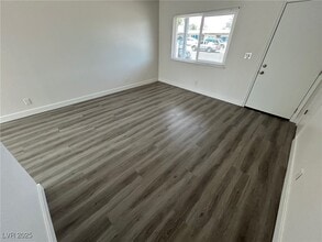 820 Carpenter Dr in Las Vegas, NV - Foto de edificio - Building Photo