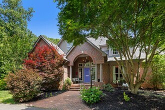 118 Holcombe Cove Rd in Candler, NC - Building Photo - Building Photo