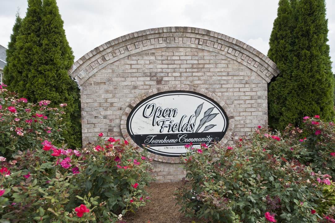 Open Fields Townhomes in Snellville, GA - Foto de edificio