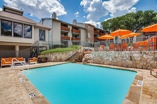 Liv on the Green Apartment Homes