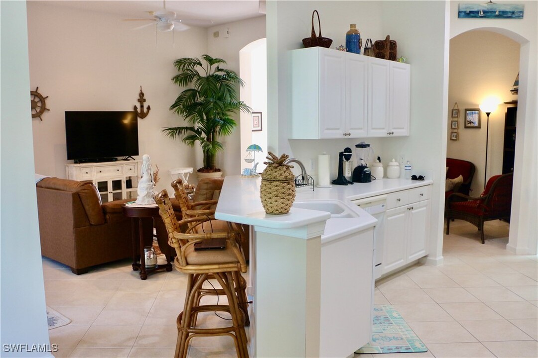 16192 Parque Ln in Naples, FL - Building Photo