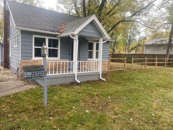 28522 Fairfax St in Southfield, MI - Foto de edificio