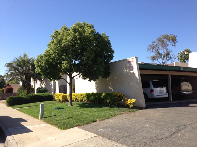 1536 S Maple St, Unit #2 in Escondido, CA - Building Photo - Building Photo