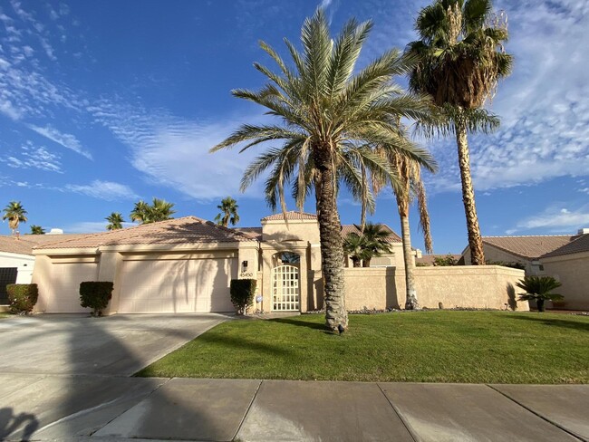 45450 Desert Fox Dr in La Quinta, CA - Foto de edificio - Building Photo