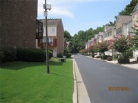 2975 Wintercrest Trace in Dunwoody, GA - Foto de edificio - Building Photo