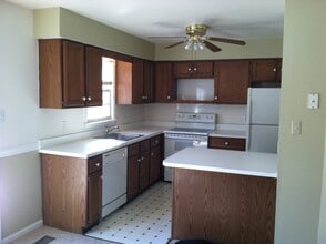 406 Tinker Dr in Chester Springs, PA - Building Photo - Building Photo