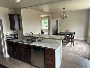 518 E Augusta Ave in Spokane, WA - Building Photo - Building Photo