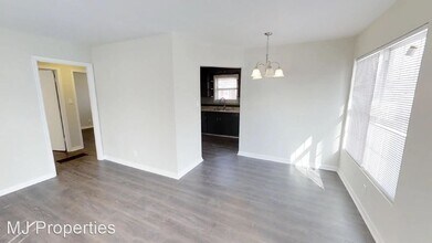 2408 Whitesburg Dr in Huntsville, AL - Foto de edificio - Building Photo