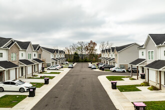 Parkview Townhomes Apartments in Springfield, TN - Building Photo - Building Photo