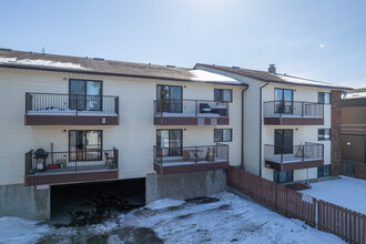 120 23 Av NE in Calgary, AB - Building Photo - Building Photo