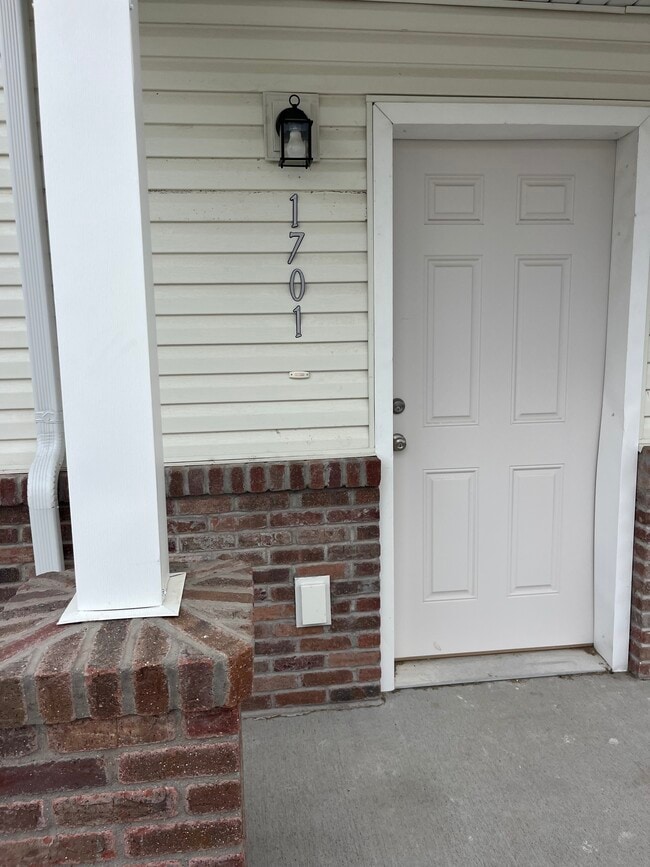 property at 2015 Lawrence Ln