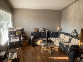 1438 45 St SW in Calgary, AB - Building Photo - Building Photo