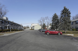 Rose Colony Court in Hampton, NH - Building Photo - Building Photo