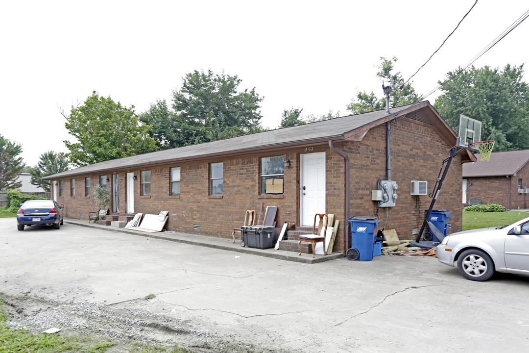 802 SE 8th St in Bentonville, AR - Building Photo