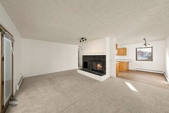 1461 Northview Dr in Anchorage, AK - Building Photo - Building Photo