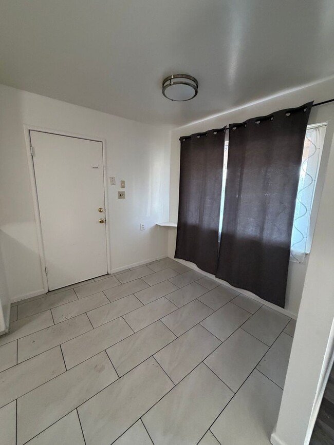 5509 57th St in Sacramento, CA - Foto de edificio - Building Photo