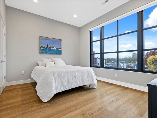 7 Burroughs St in Boston, MA - Building Photo - Building Photo
