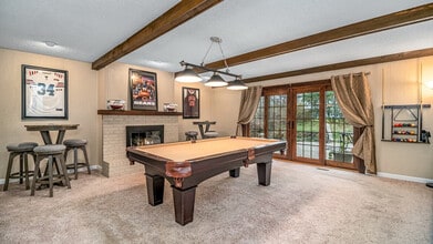 908 Arthur Dr, Unit ID1285092P in Elgin, IL - Foto de edificio - Building Photo