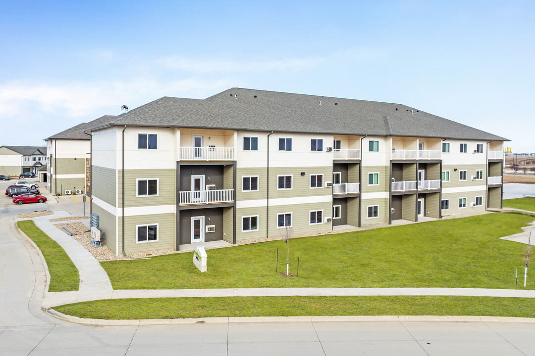 Prairie Trail Village Apartments & Townhomes in Sheldon, IA - Building Photo