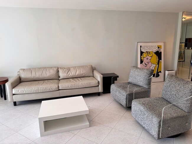 5574 Witney Dr in Delray Beach, FL - Building Photo - Building Photo