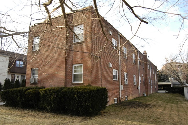28 Llanfair Rd in Ardmore, PA - Foto de edificio - Building Photo