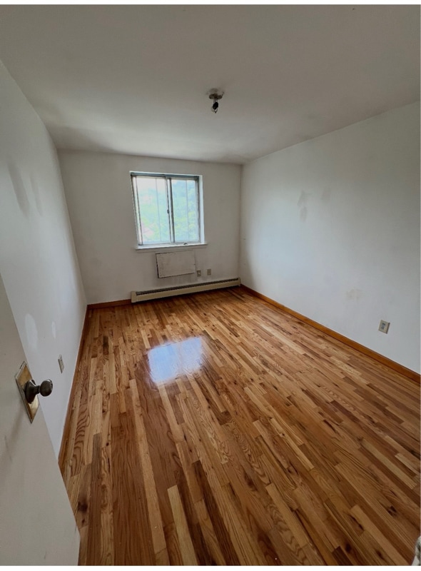 85-28 66th Ave in Queens, NY - Foto de edificio - Building Photo