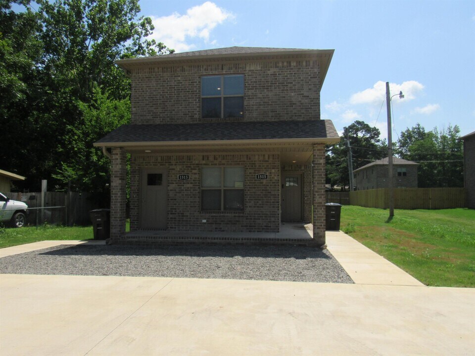 1515 Stamps St in Jacksonville, AR - Building Photo