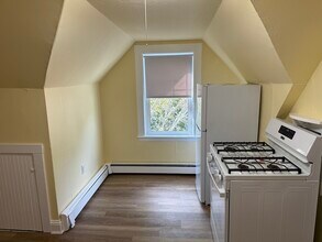 5 Brown Ave in Boston, MA - Building Photo - Building Photo