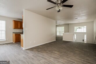 10625 Tara Village Way in Jonesboro, GA - Building Photo - Building Photo
