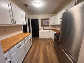 1215 Middleton St in Killeen, TX - Foto de edificio - Building Photo