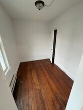 11 Hooker Ave in Poughkeepsie, NY - Foto de edificio - Building Photo