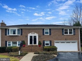 12466 Henderson Rd in Clifton, VA - Building Photo