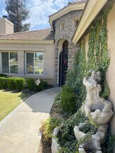 Elegant 3-Bedroom Home in Seven Oaks in Bakersfield, CA - Building Photo - Building Photo