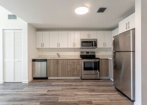 Tropic Terrace in Miami, FL - Building Photo