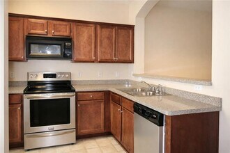 1402 Bayrose Cir in East Point, GA - Building Photo - Building Photo