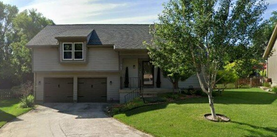 807 Panther Valley in Lee's Summit, MO - Building Photo