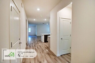 3010 Silverstone Dr in Redding, CA - Building Photo - Building Photo