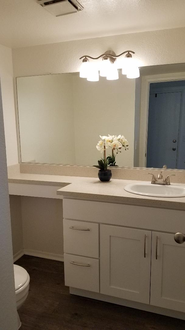 8324 Vineyard Ave, Unit B in Rancho Cucamonga, CA - Foto de edificio - Building Photo