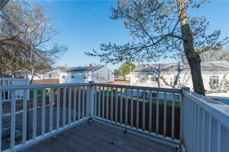 300 Smithfield Rd-Unit -TH8 in North Providence, RI - Building Photo - Building Photo