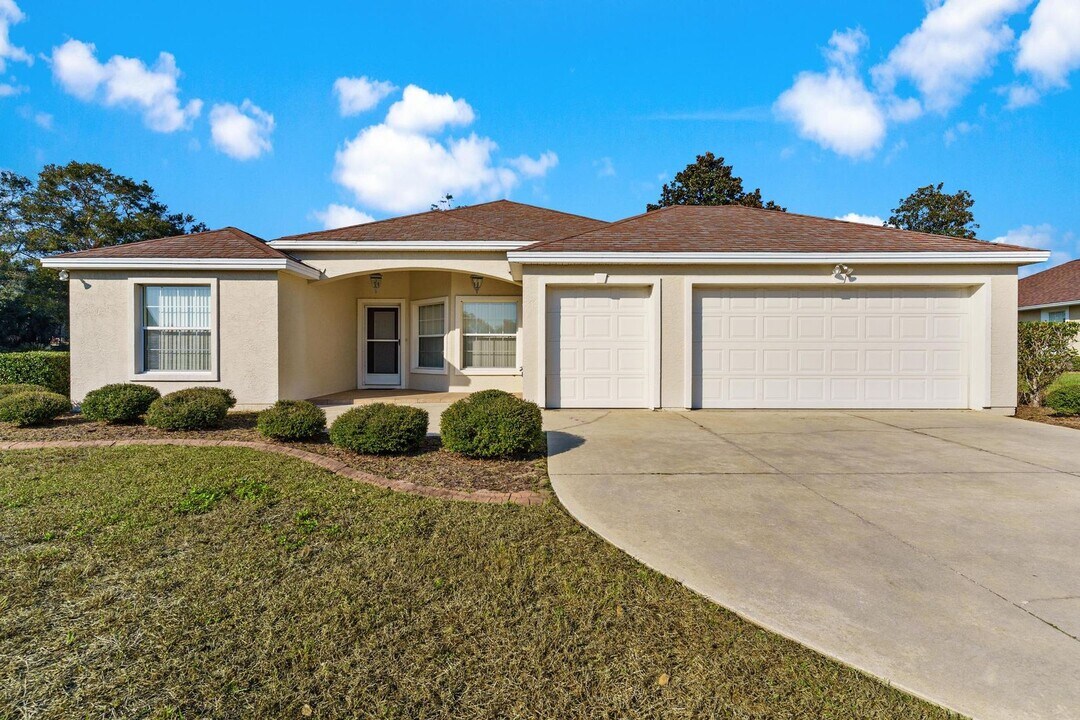 5009 Harbor Heights in Lady Lake, FL - Building Photo