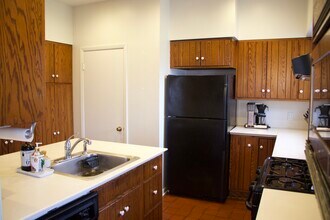 1018 Oakwood Ave in Wilmette, IL - Building Photo - Building Photo